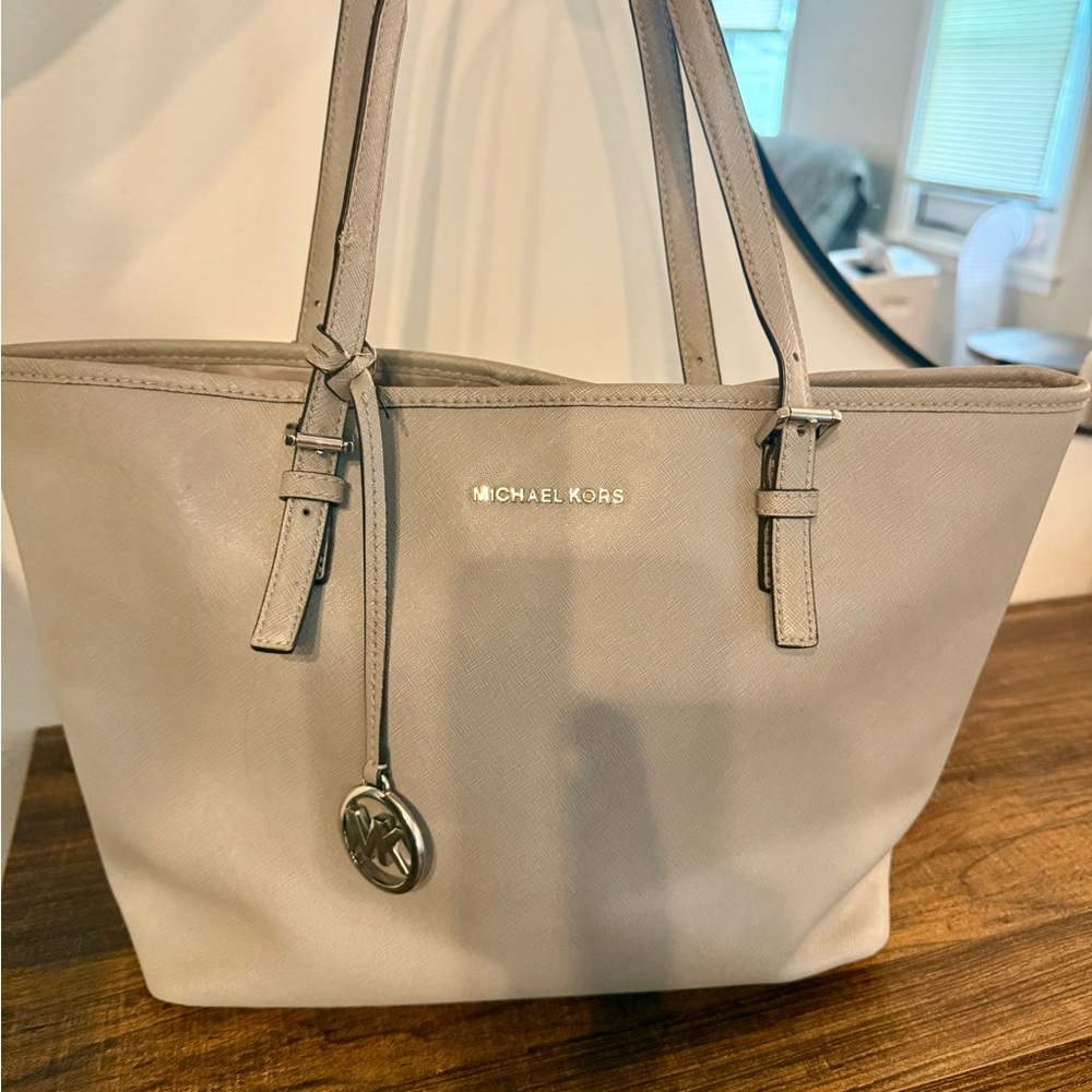 Michael Kors Soft Gray Saffiano Tote - Picture 2 of 8